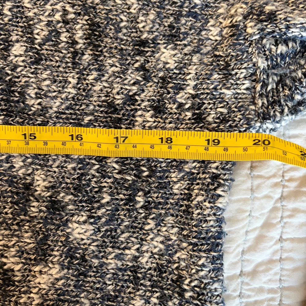 Vince Marled Black and Gray Sweater Size Small EUC - Picture 5 of 6